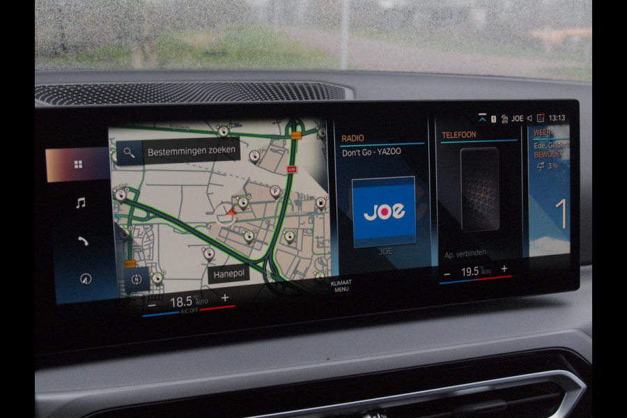 BMW 3 Serie Touring 330e | Plug-In Hybride | 19 Inch | Trekhaak | NL-Auto | Facelift model |