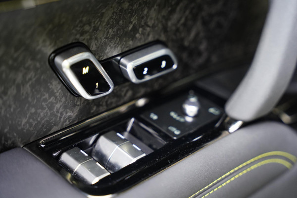 Land Rover Range Rover Sport P635 SV Celestial Sol