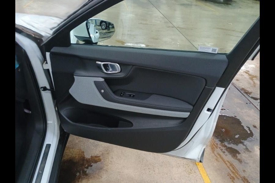 Polestar 2 Long Range Single Motor 78 kWh Panoramadak, Pluspakket, LMV 20'' 4-V Spoke Black Diamond wordt verwacht