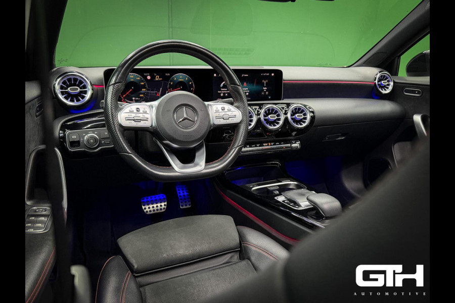 Mercedes-Benz A-Klasse 200 AMG | Camera | Carplay | Pano | Sfeer