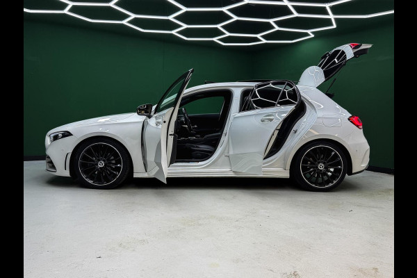Mercedes-Benz A-Klasse 200 AMG | Camera | Carplay | Pano | Sfeer