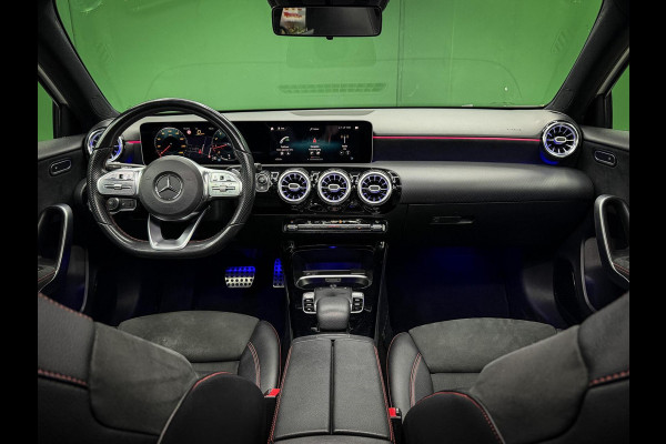 Mercedes-Benz A-Klasse 200 AMG | Camera | Carplay | Pano | Sfeer