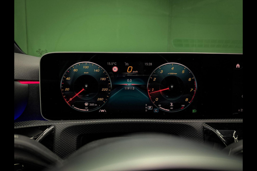 Mercedes-Benz A-Klasse 200 AMG | Camera | Carplay | Pano | Sfeer