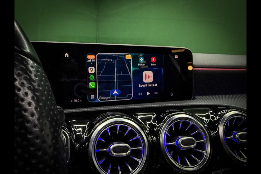 Mercedes-Benz A-Klasse 200 AMG | Camera | Carplay | Pano | Sfeer