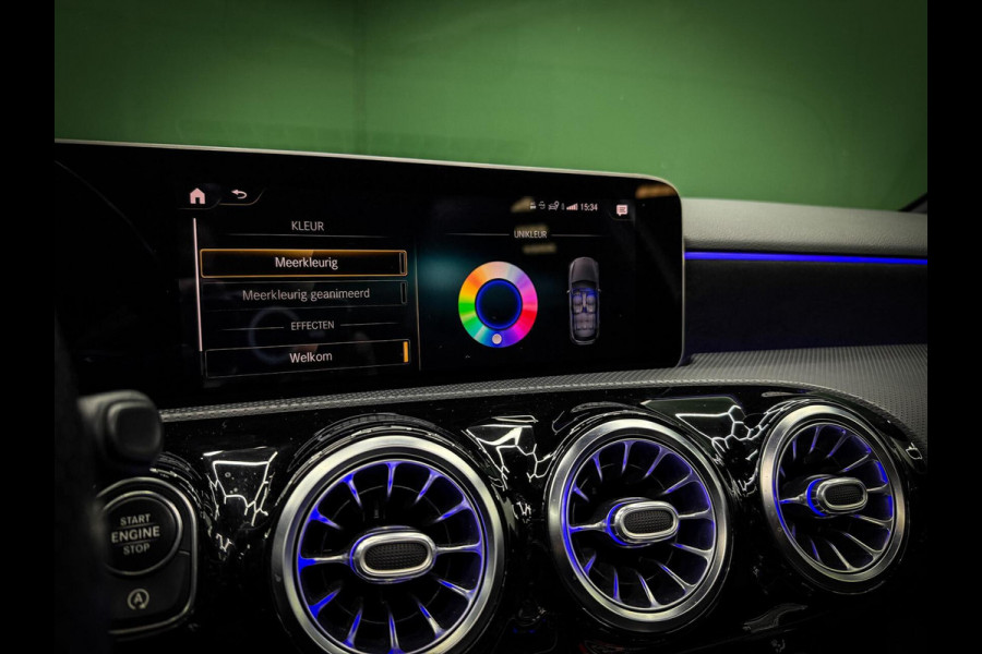 Mercedes-Benz A-Klasse 200 AMG | Camera | Carplay | Pano | Sfeer