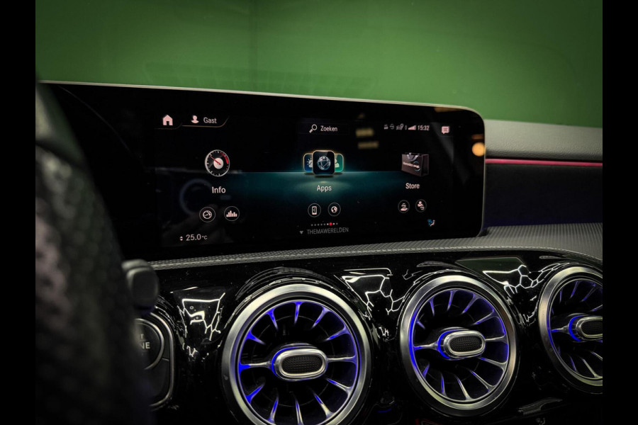 Mercedes-Benz A-Klasse 200 AMG | Camera | Carplay | Pano | Sfeer