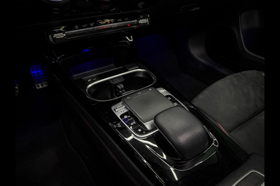 Mercedes-Benz A-Klasse 200 AMG | Camera | Carplay | Pano | Sfeer