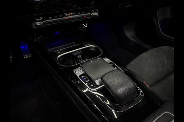 Mercedes-Benz A-Klasse 200 AMG | Camera | Carplay | Pano | Sfeer