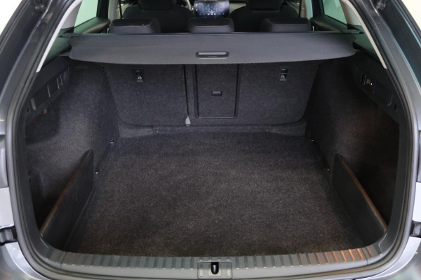 Škoda Octavia Combi 1.0 e-TSI Ambition Automaat - N.A.P. Airco, Cruise, PDC, Navi, Virtual display, Trekhaak.