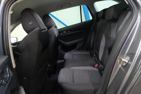 Škoda Octavia Combi 1.0 e-TSI Ambition Automaat - N.A.P. Airco, Cruise, PDC, Navi, Virtual display, Trekhaak.