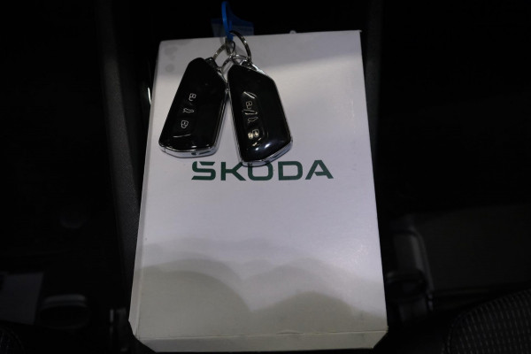 Škoda Octavia Combi 1.0 e-TSI Ambition Automaat - N.A.P. Airco, Cruise, PDC, Navi, Virtual display, Trekhaak.