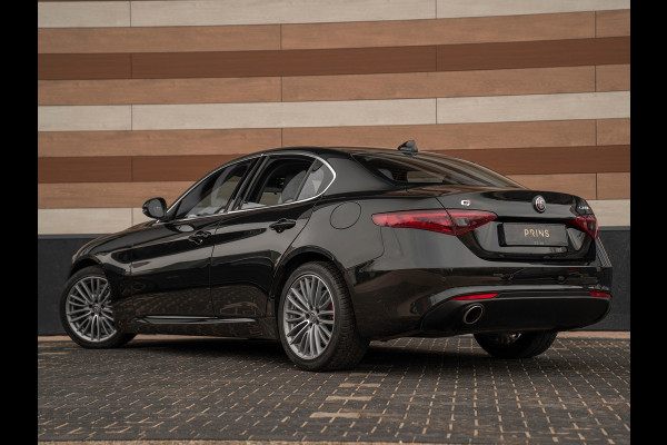 Alfa Romeo Giulia 2.0T 300pk Q2 | Performance Pack | Veloce stoelen | NL-auto | Adapt. onderstel