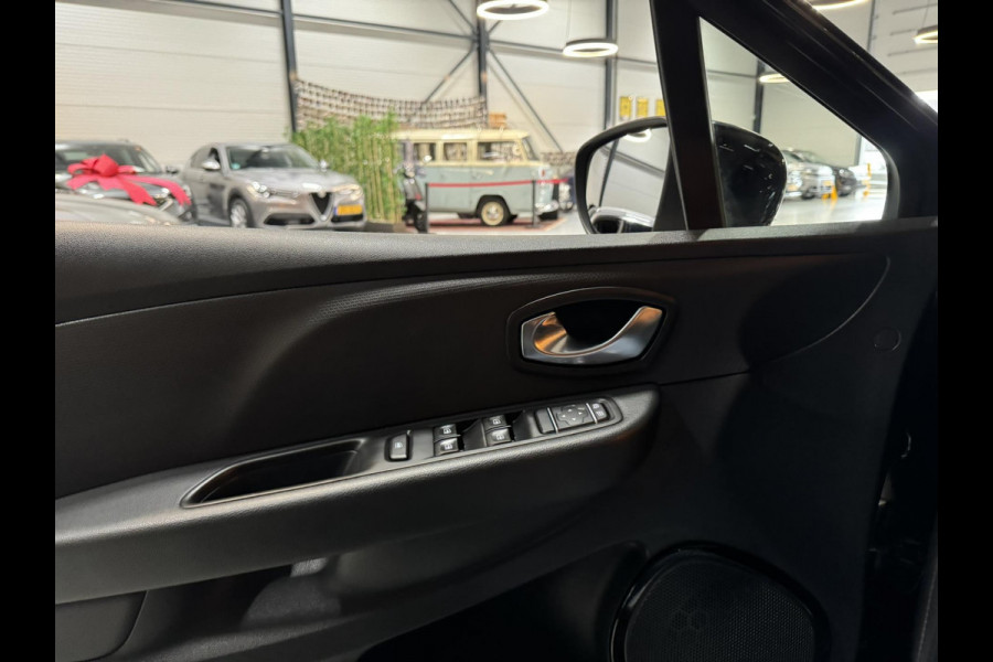 Renault Clio Estate 0.9 TCe Limited NAP Garantie Trekhaak Cruise Navi PDC Led Rijklaar