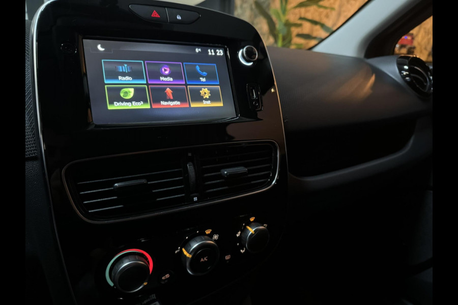 Renault Clio Estate 0.9 TCe Limited NAP Garantie Trekhaak Cruise Navi PDC Led Rijklaar