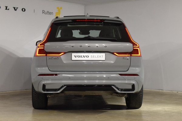 Volvo XC60 T6 350PK Automaat Plug-in Hybrid AWD Plus Dark / Navigatie / Adaptieve Cruisecontrol / Head Up-Display / Panorama dak / Leder / Elektrische stoelen / 360 Camera / Trekhaak /