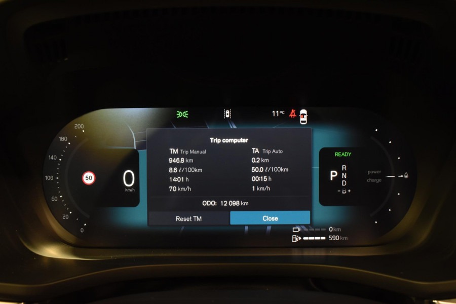 Volvo XC60 T6 350PK Automaat Plug-in Hybrid AWD Plus Dark / Navigatie / Adaptieve Cruisecontrol / Head Up-Display / Panorama dak / Leder / Elektrische stoelen / 360 Camera / Trekhaak /