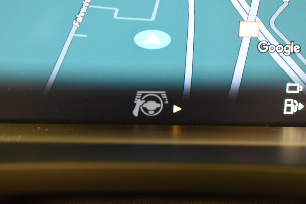 Volvo XC60 T6 350PK Automaat Plug-in Hybrid AWD Plus Dark / Navigatie / Adaptieve Cruisecontrol / Head Up-Display / Panorama dak / Leder / Elektrische stoelen / 360 Camera / Trekhaak /