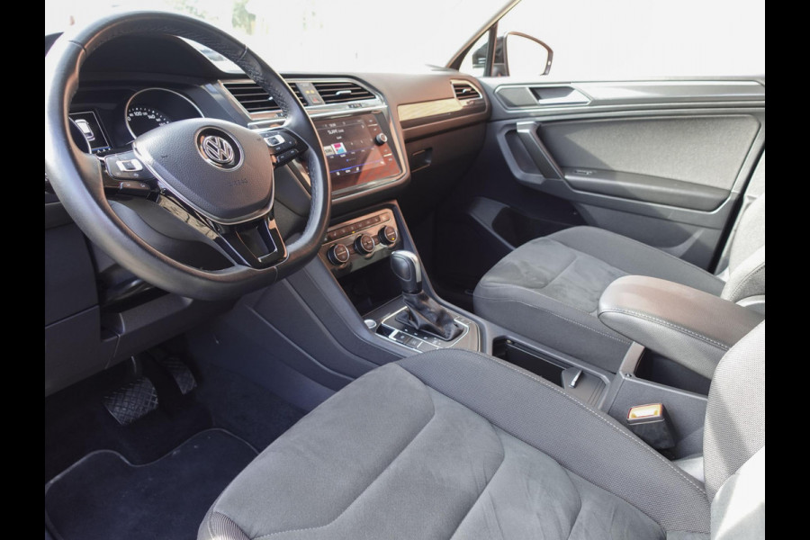 Volkswagen Tiguan Allspace 1.5 TSI DSG R-Line 7p. | Navigatie | Climate Control | Lichtmetalen velgen | DAB | Led | Stoelverwarming