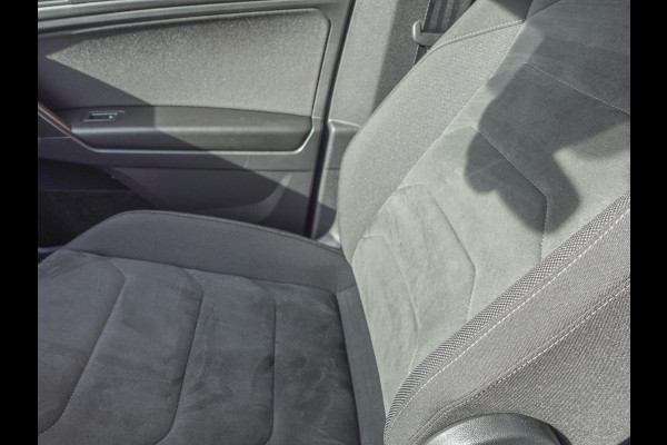 Volkswagen Tiguan Allspace 1.5 TSI DSG R-Line 7p. | Navigatie | Climate Control | Lichtmetalen velgen | DAB | Led | Stoelverwarming