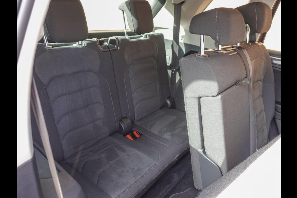 Volkswagen Tiguan Allspace 1.5 TSI DSG R-Line 7p. | Navigatie | Climate Control | Lichtmetalen velgen | DAB | Led | Stoelverwarming