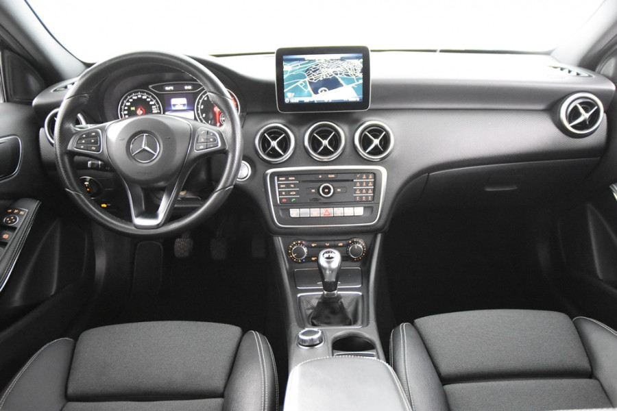 Mercedes-Benz A-Klasse 180 AMG-Line Ambiente *Navi*Stoelverwarming*