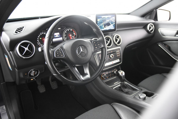 Mercedes-Benz A-Klasse 180 AMG-Line Ambiente *Navi*Stoelverwarming*