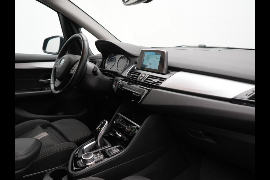 BMW 2 Serie Active Tourer 218i Executive 141pk Automaat | Trekhaak Afn. | LED Koplampen | Navigatie | DAB | Cruise Control |