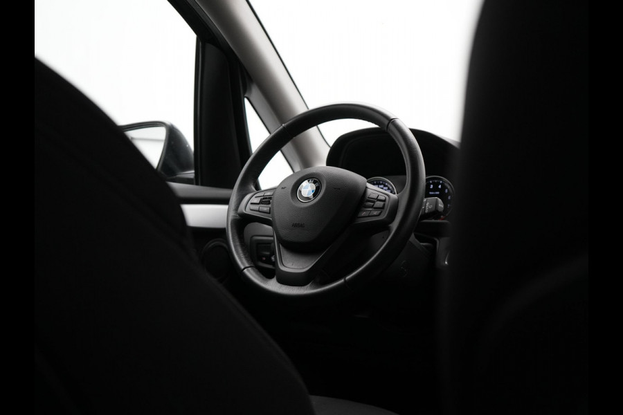 BMW 2 Serie Active Tourer 218i Executive 141pk Automaat | Trekhaak Afn. | LED Koplampen | Navigatie | DAB | Cruise Control |