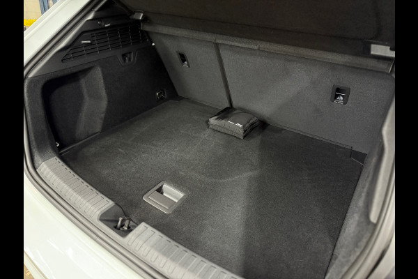 Audi A3 Sportback 35 TFSI S edition | S-Line | Pano | Camera | Matrix LED | Sportstoelen | Adaptive Cruise | Navigatie