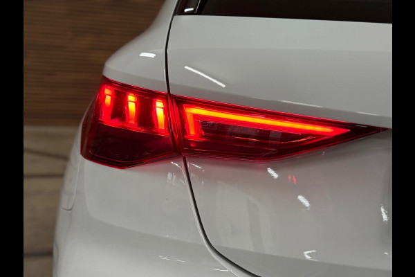 Audi A3 Sportback 35 TFSI S edition | S-Line | Pano | Camera | Matrix LED | Sportstoelen | Adaptive Cruise | Navigatie