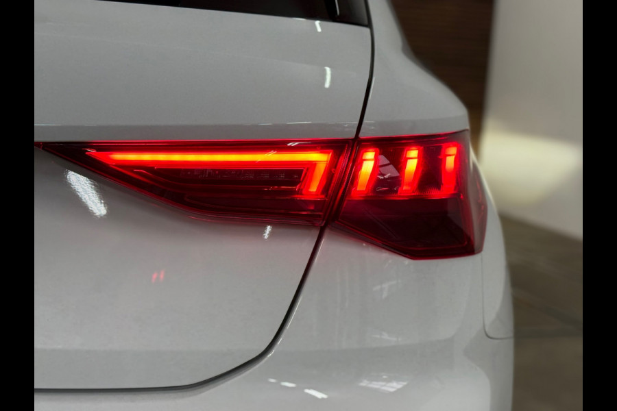 Audi A3 Sportback 35 TFSI S edition | S-Line | Pano | Camera | Matrix LED | Sportstoelen | Adaptive Cruise | Navigatie