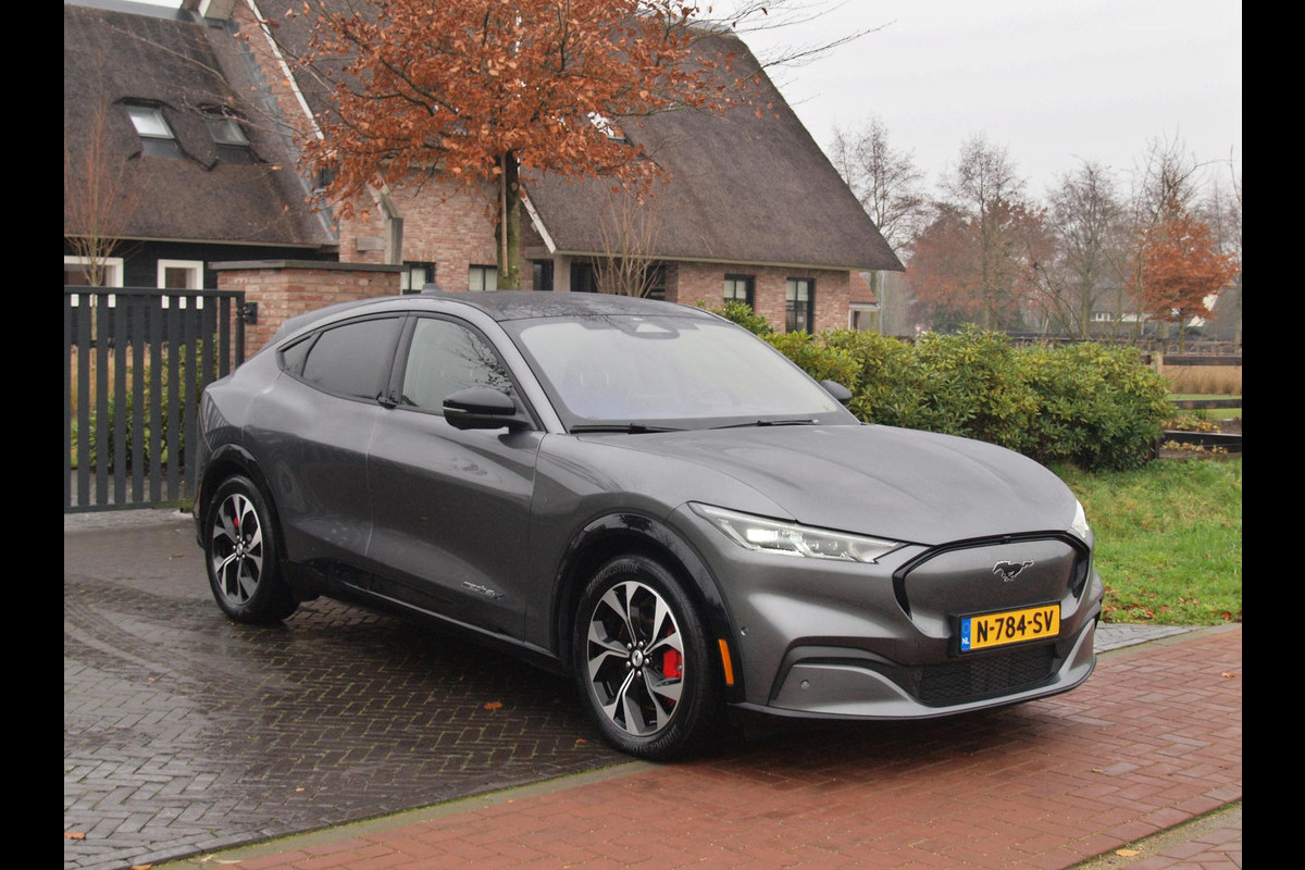 Ford Mustang Mach-E Extended AWD 98 kWh | Panoramadak | 360 Camera | Adaptieve cruise control | NL-Auto |