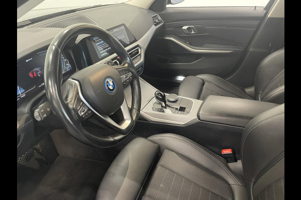 BMW 3 Serie Touring 330e Aut. Sportline Business 292pk Airco ECC Navi Carplay Cruise Control PDC VA Virtual cockpit Sportstoelen Sensatec