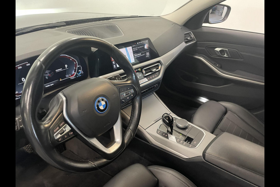 BMW 3 Serie Touring 330e Aut. Sportline Business 292pk Airco ECC Navi Carplay Cruise Control PDC VA Virtual cockpit Sportstoelen Sensatec