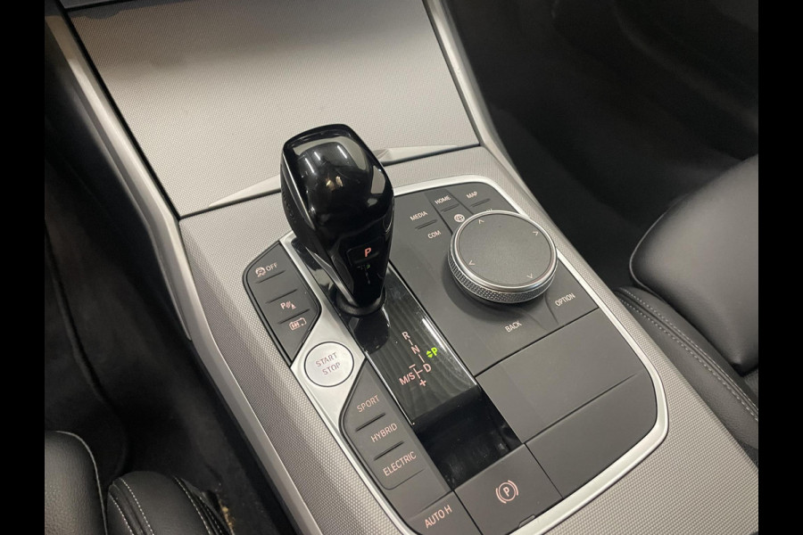 BMW 3 Serie Touring 330e Aut. Sportline Business 292pk Airco ECC Navi Carplay Cruise Control PDC VA Virtual cockpit Sportstoelen Sensatec