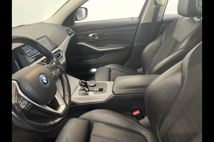 BMW 3 Serie Touring 330e Aut. Sportline Business 292pk Airco ECC Navi Carplay Cruise Control PDC VA Virtual cockpit Sportstoelen Sensatec