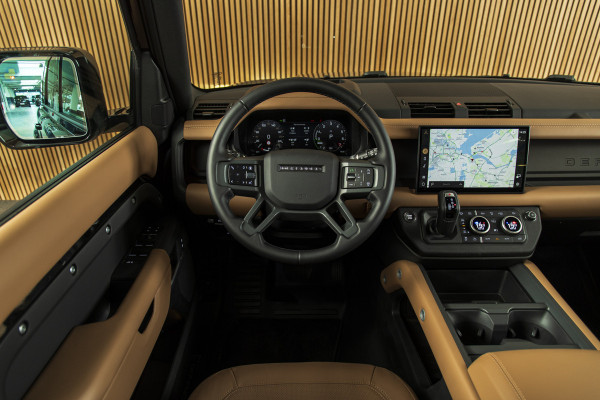 Land Rover Defender 110 2.0 P300e 110 X-Dynamic HSE BRUIN LEDER-22"-HUD-PANO-MERIDIAN