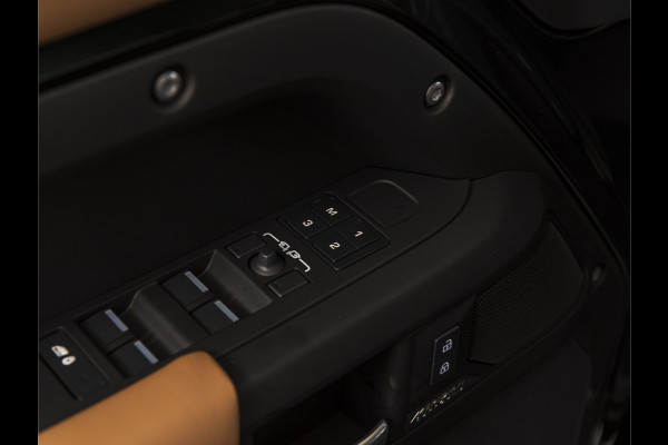 Land Rover Defender 110 2.0 P300e 110 X-Dynamic HSE BRUIN LEDER-22"-HUD-PANO-MERIDIAN