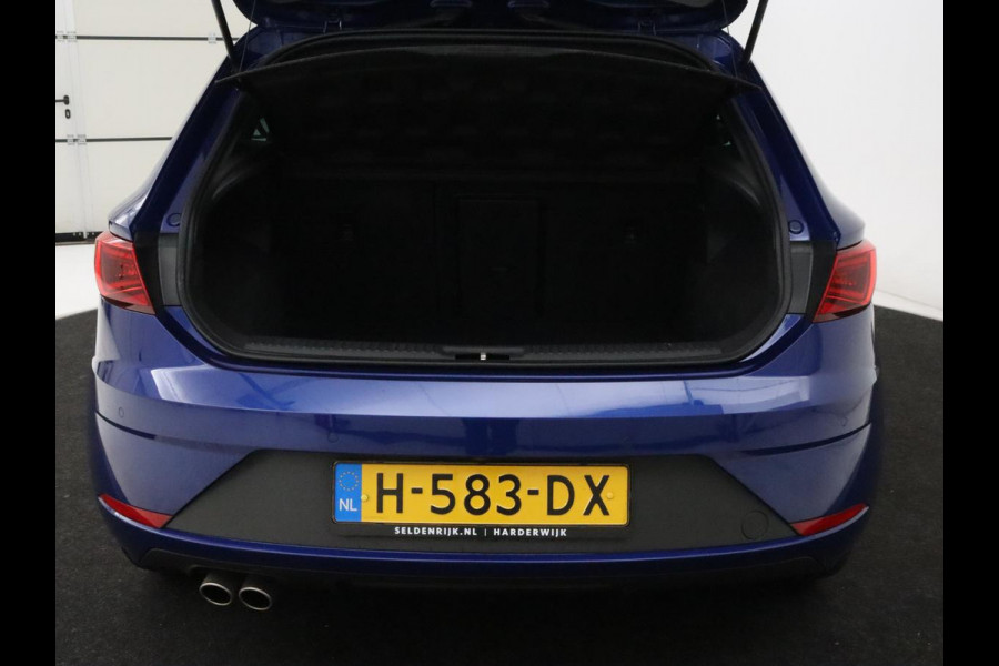 Seat Leon 1.5 TSI FR Ultimate Edition | Panoramadak | Stoelverwarming | Beats Audio | Camera | Carplay | Leder/Alcantara | Keyless | Virtual Cockpit | Full LED | Navigatie
