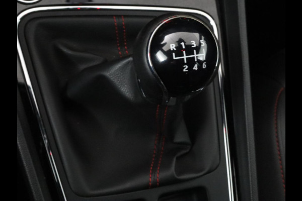 Seat Leon 1.5 TSI FR Ultimate Edition | Panoramadak | Stoelverwarming | Beats Audio | Camera | Carplay | Leder/Alcantara | Keyless | Virtual Cockpit | Full LED | Navigatie