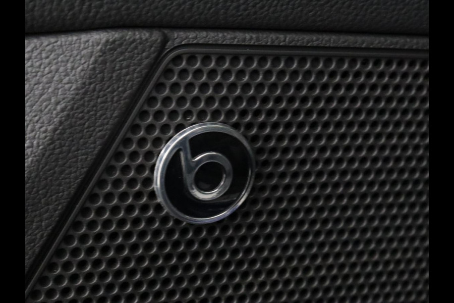 Seat Leon 1.5 TSI FR Ultimate Edition | Panoramadak | Stoelverwarming | Beats Audio | Camera | Carplay | Leder/Alcantara | Keyless | Virtual Cockpit | Full LED | Navigatie