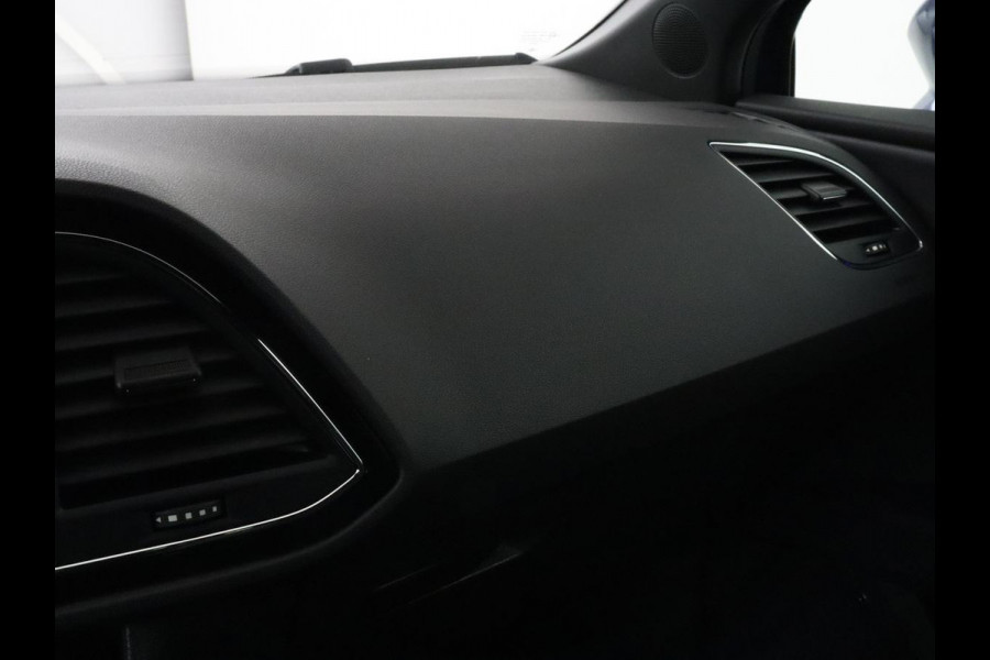 Seat Leon 1.5 TSI FR Ultimate Edition | Panoramadak | Stoelverwarming | Beats Audio | Camera | Carplay | Leder/Alcantara | Keyless | Virtual Cockpit | Full LED | Navigatie