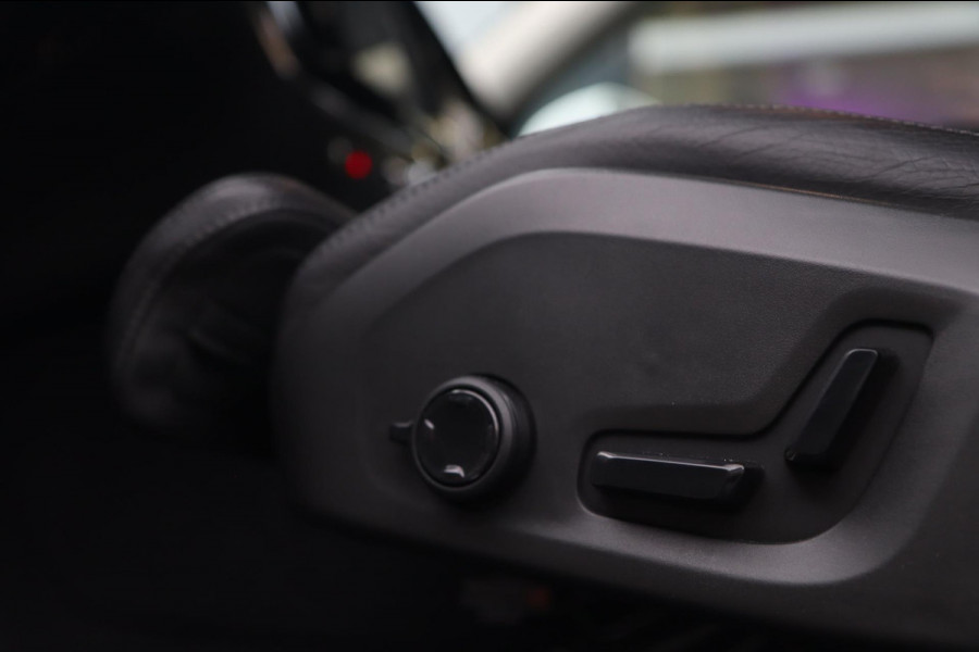 Volvo XC60 2.0 T8 Twin Engine AWD Inscription / PANODAK / HUD / KEYLESS / 2X MEMORY / CAMERA