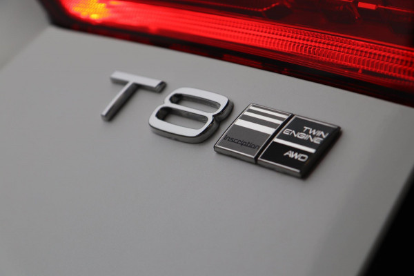 Volvo XC60 2.0 T8 Twin Engine AWD Inscription / PANODAK / HUD / KEYLESS / 2X MEMORY / CAMERA