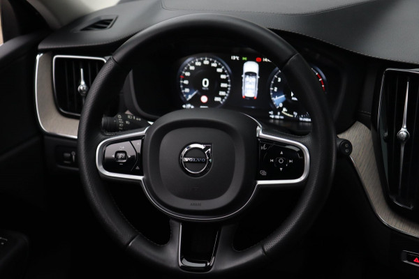 Volvo XC60 2.0 T8 Twin Engine AWD Inscription / PANODAK / HUD / KEYLESS / 2X MEMORY / CAMERA