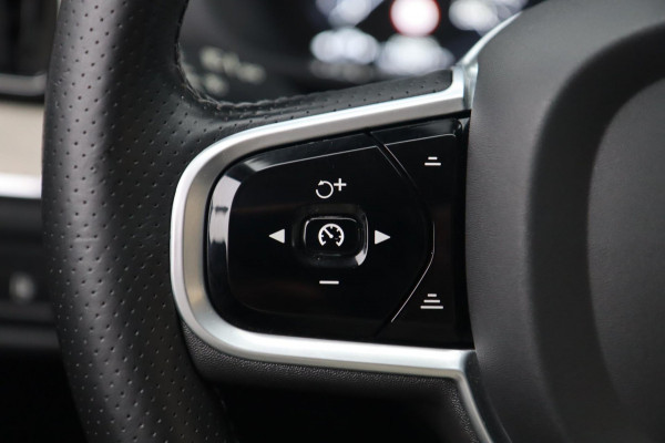 Volvo XC60 2.0 T8 Twin Engine AWD Inscription / PANODAK / HUD / KEYLESS / 2X MEMORY / CAMERA