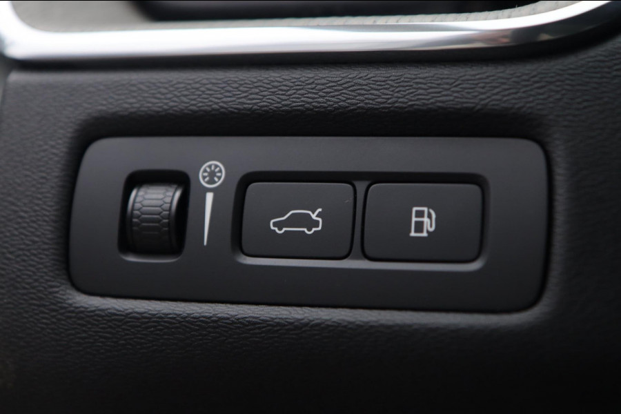 Volvo XC60 2.0 T8 Twin Engine AWD Inscription / PANODAK / HUD / KEYLESS / 2X MEMORY / CAMERA