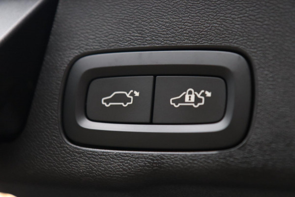 Volvo XC60 2.0 T8 Twin Engine AWD Inscription / PANODAK / HUD / KEYLESS / 2X MEMORY / CAMERA