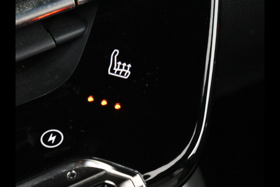 Peugeot e-2008 EV GT 50 kWh | Panoramadak | Stoelverwarming | Adaptive cruise | Leder/Alcantara | Carplay | 18'' | Camera | Navigatie | Dodehoek detectie
