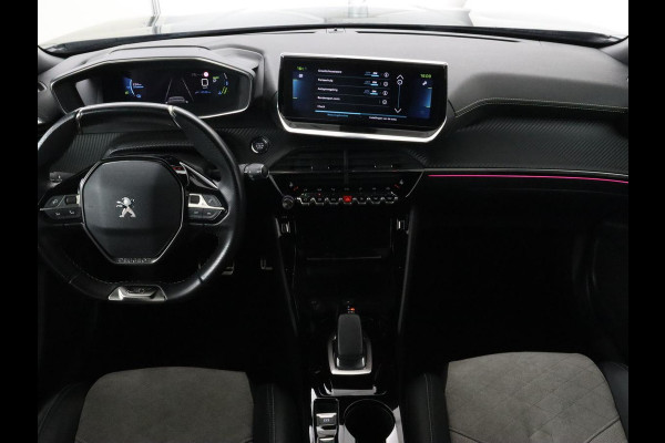 Peugeot e-2008 EV GT 50 kWh | Panoramadak | Stoelverwarming | Adaptive cruise | Leder/Alcantara | Carplay | 18'' | Camera | Navigatie | Dodehoek detectie